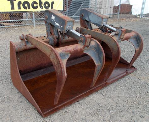 universal skid steer bucket